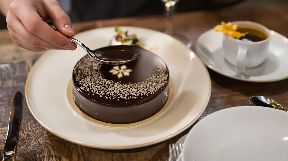 « J'étais trop fière de réussir ce dessert de chef » : ce royal chocolat est aussi simple à faire que beau et vraiment bon